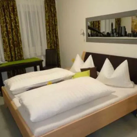 Penzion Cafe Und Ringer